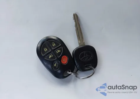 2010 Toyota Sienna Limited from USA, damaged, VIN 5TDDK4CC3AS033257